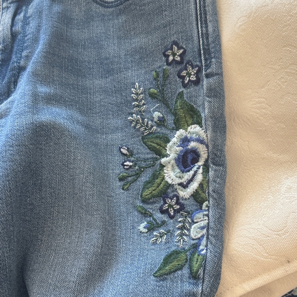 J. Jill Blue Straight Leg Jeans with Floral Embroidery- crop